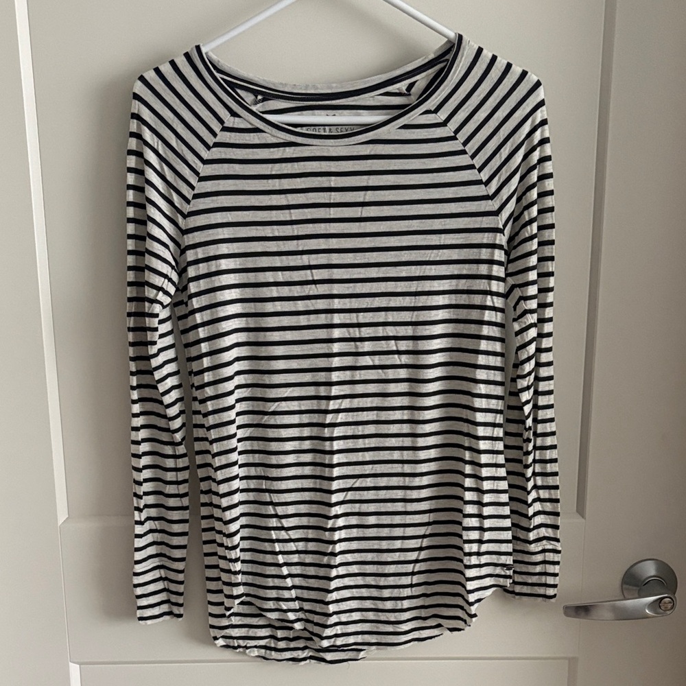 American Eagle Outfitters Black and White Striped Raglan Long-Sleeve Tee
